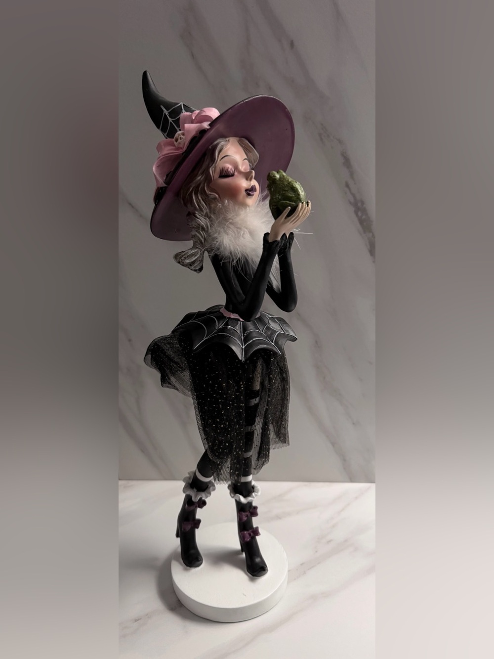 Halloween Witch Kissing Frog with spider webs VIRAL